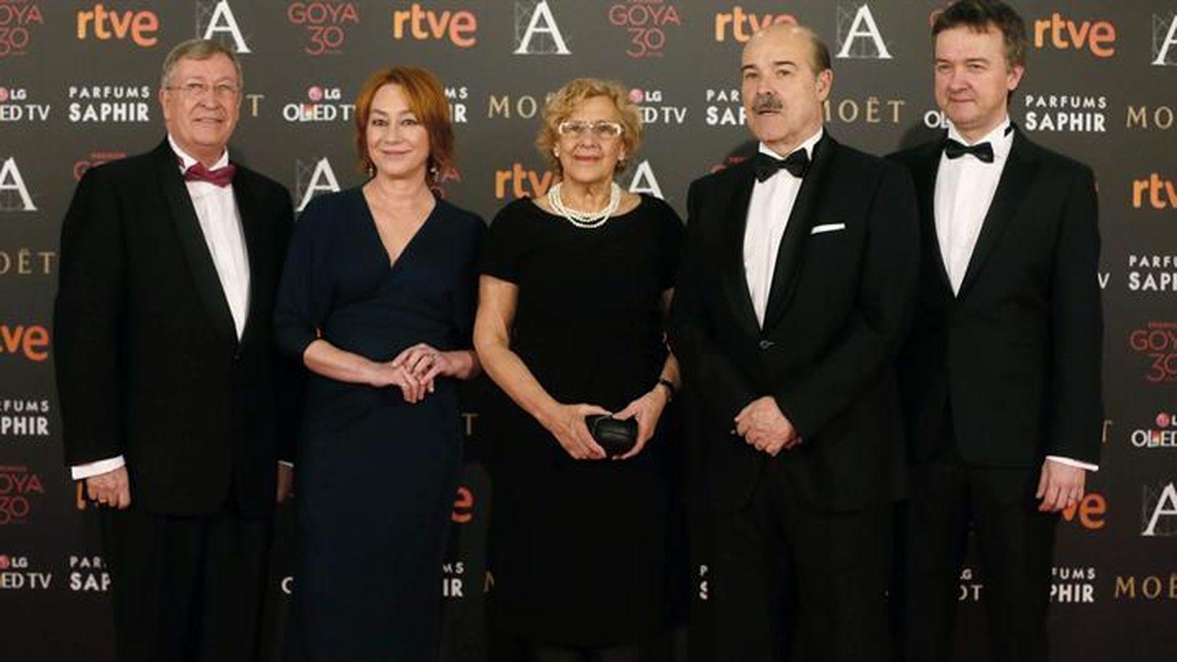 Resines junto a Carmena en los Goya.