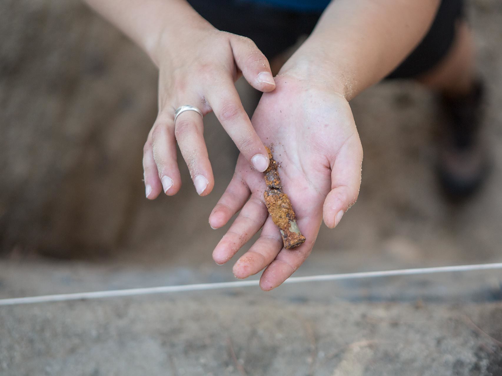 Una de las balas encontradas en las excavaciones de las trincheras.