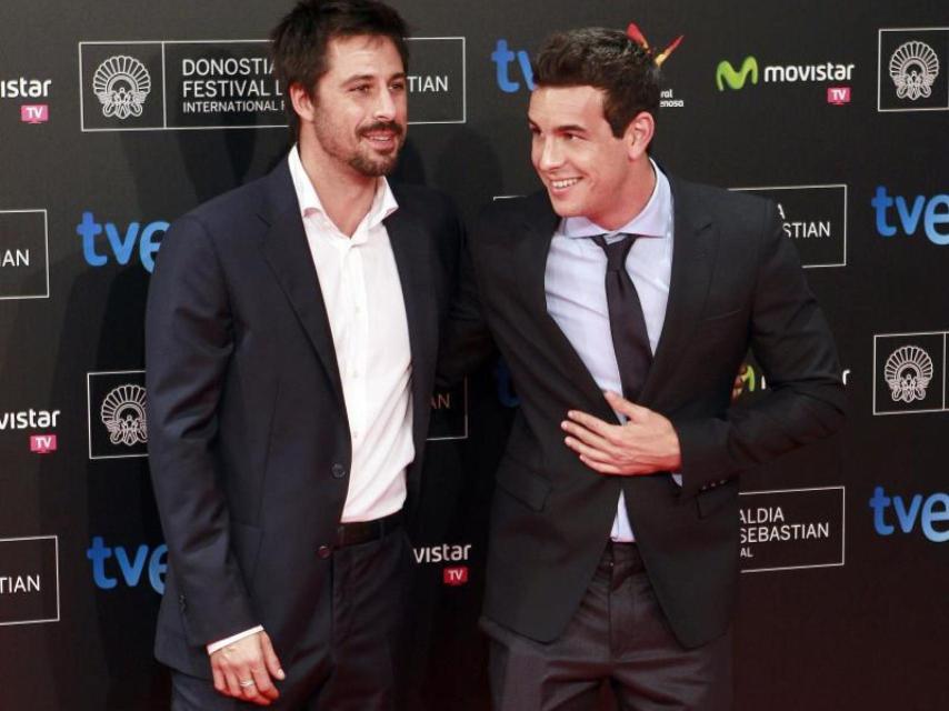 Hugo Silva y Mario Casas, mucha belleza en un solo photocall.