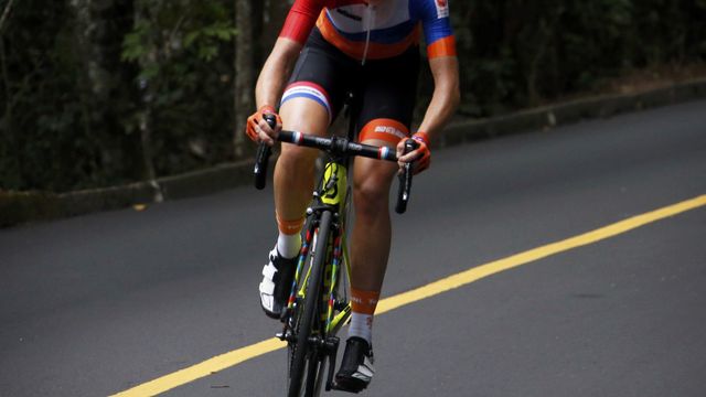 Annemiek van Vleuten durante la prueba de ciclismo en ruta.