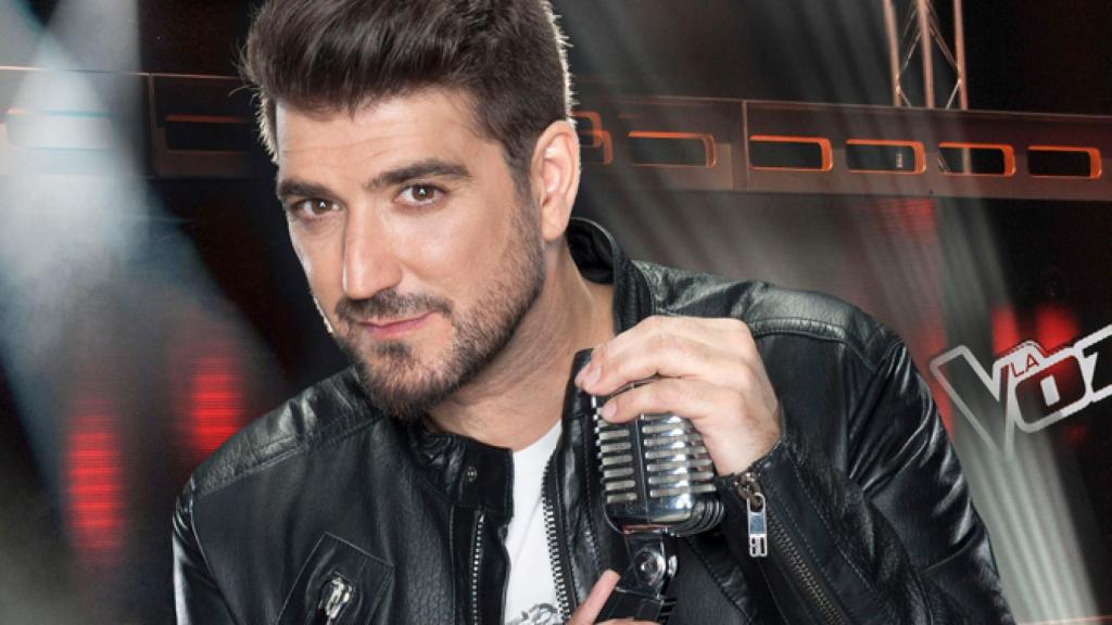 Antonio Orozco se rompe el tobillo en pleno concierto y continúa con el espectáculo