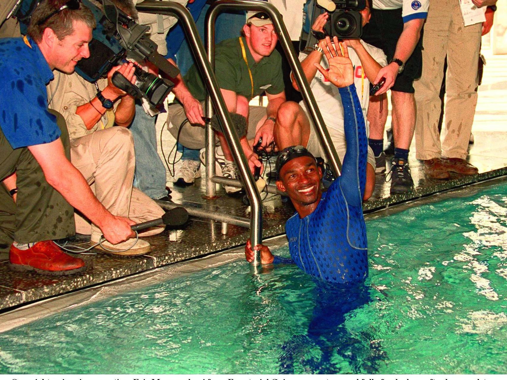 Moussambani, tras un entrenamiento en Sídney, en septiembre de 2000.