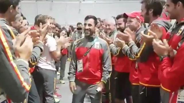 Bragado, ovacionado por sus compañeros en Río.