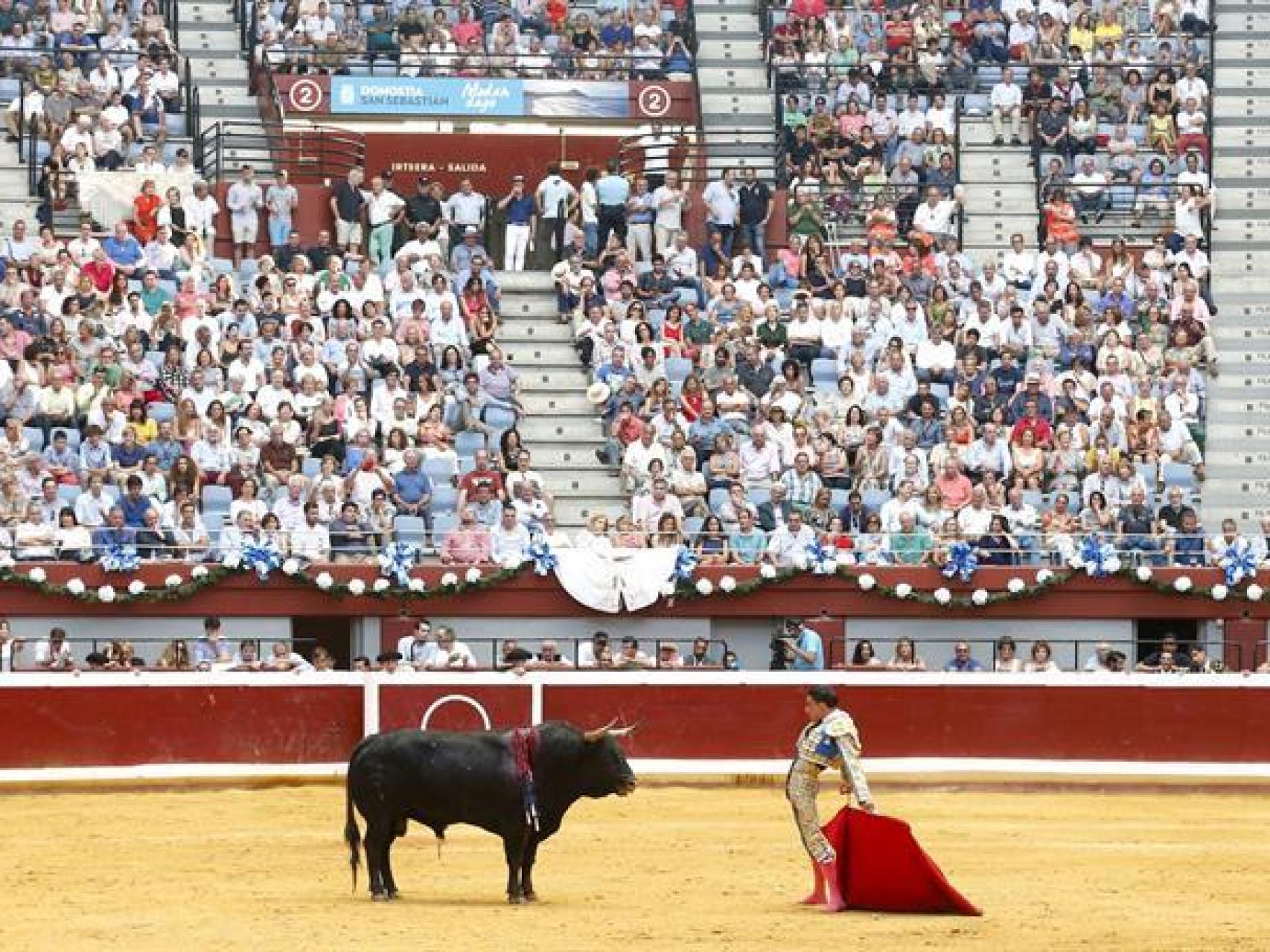Joselito Adames durante su actuación en la corrida de apertura de la feria taurina de la Semana Grande de San Sebastián.