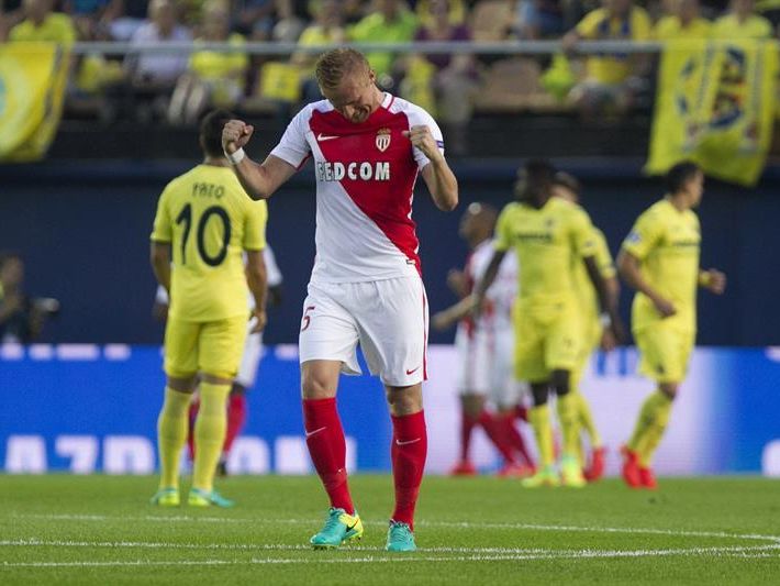 Fabinho celebra el gol para el Mónaco contra el Villarreal