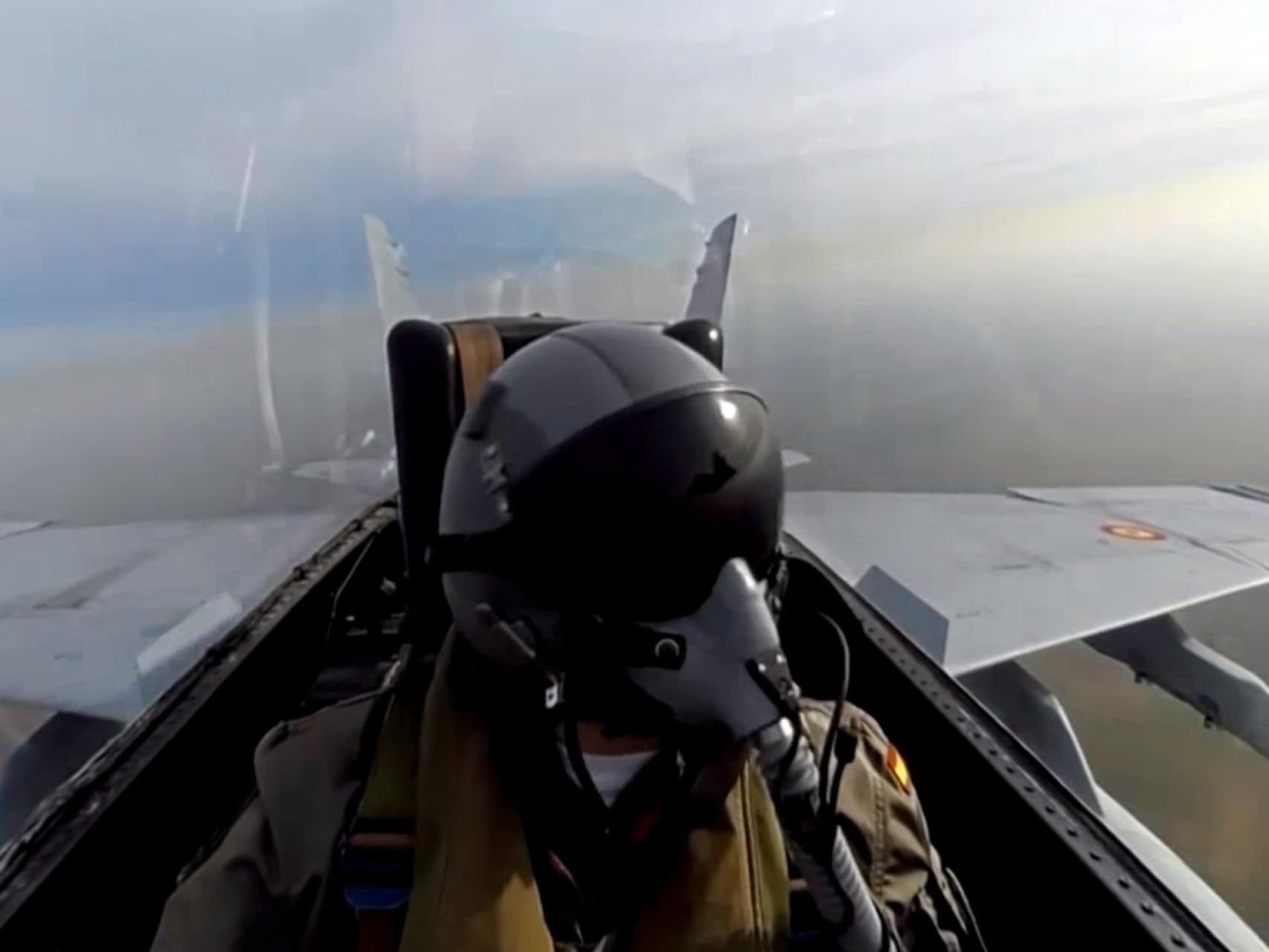 Piloto de un caza F-18 del Ala 12, del Ejército del Aire.