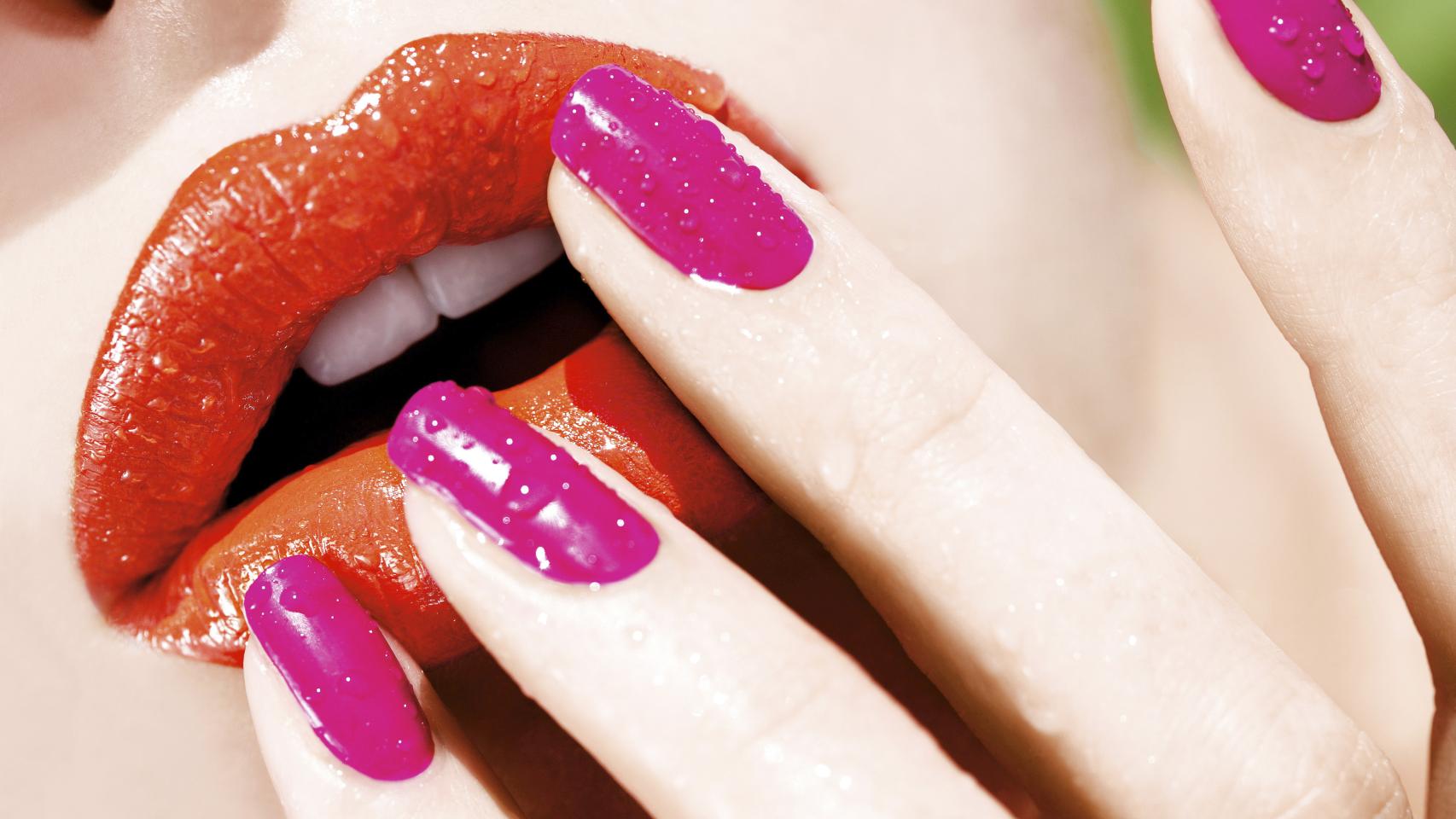 Labios carnosos para brillar.