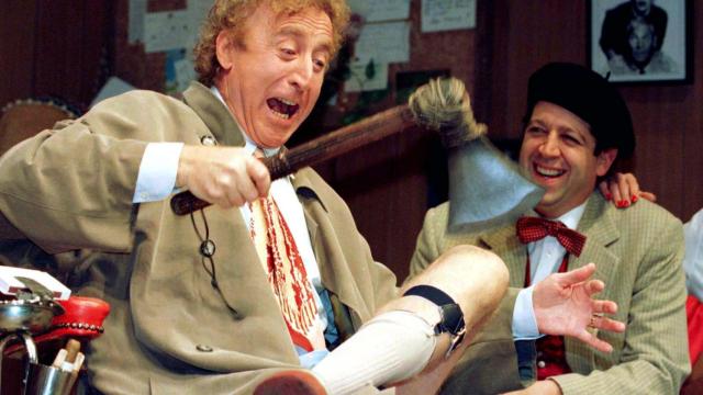 Gene Wilder (i) durante una actuación.