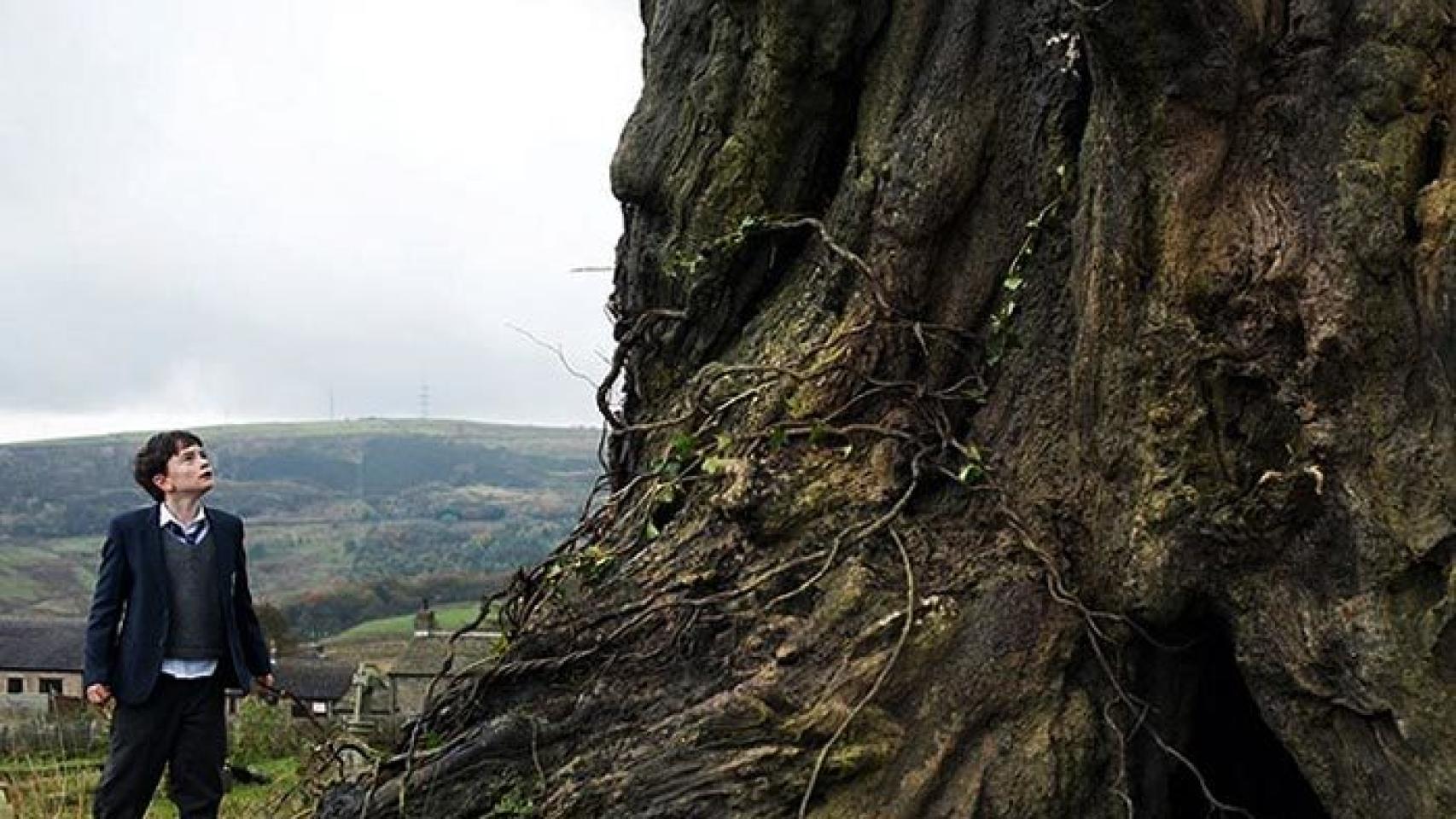 Un momento de la película de Juan Antonio Bayona, Un monstruo viene a verme.