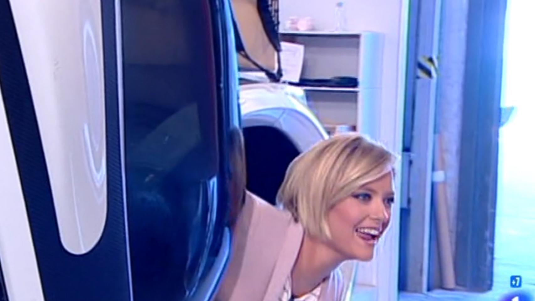 Así ha sido el 'motorizado' estreno de María Casado en 'La mañana de La 1'