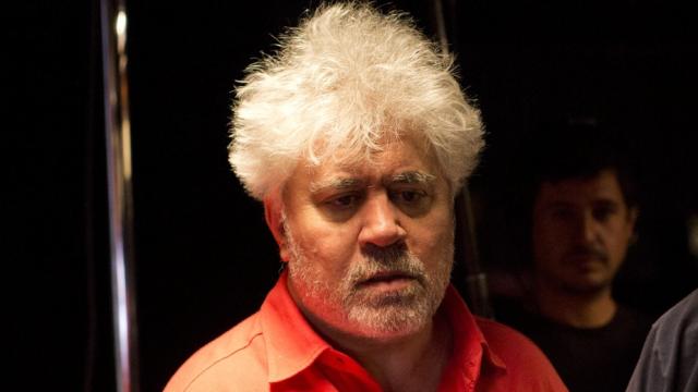 Pedro Almodóvar en el rodaje de Julieta, en Madrid.