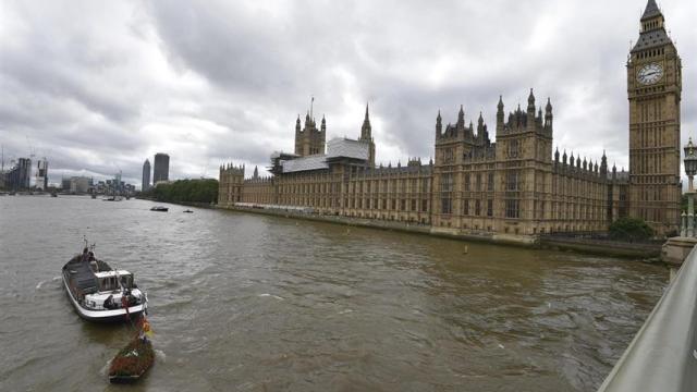 La justicia decidió que el Parlamento debía dar permiso al Gobierno para iniciar el brexit.