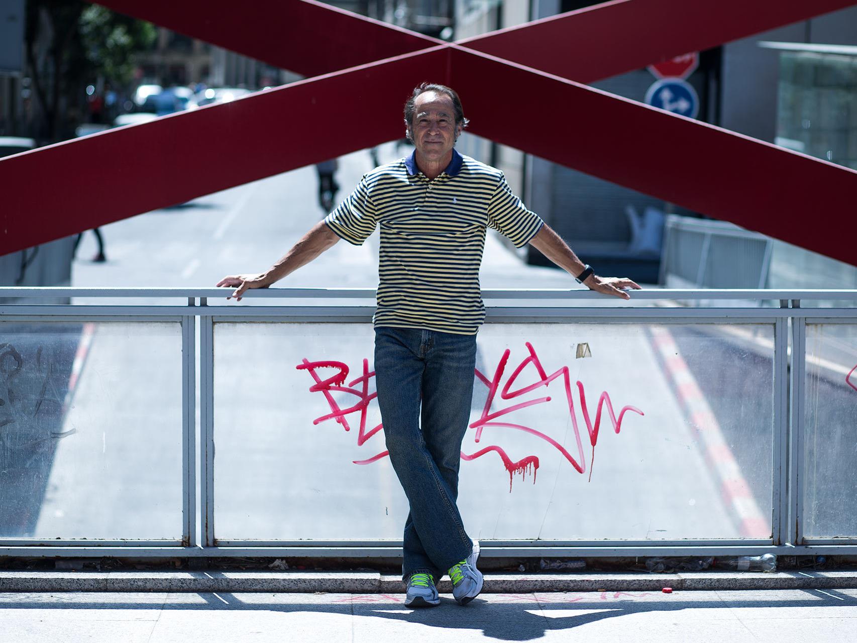 Luis Francisco Esplá, en la plaza Pedro Zerolo de Madrid.