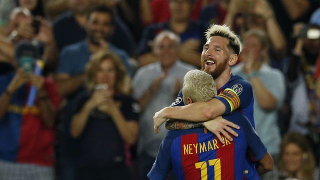 Messi y Neymar celebran un gol ante el Celtic.