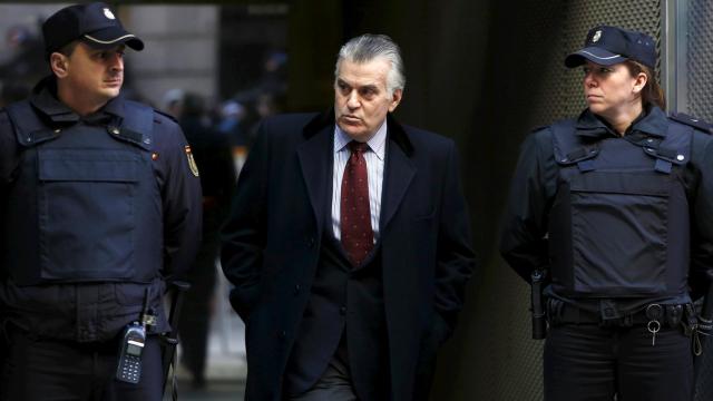 Luis Bárcenas, saliendo de la Audiencia Nacional