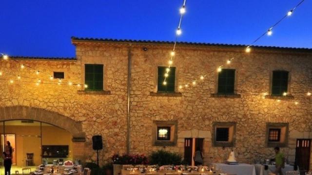 La ceremonia se ha celebrado en una finca con vistas al Mediterráneo.