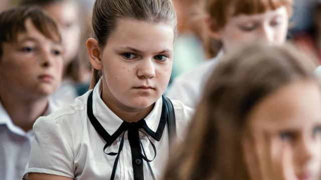 La actriz Michalina Swistu en una escena de la película Playground.