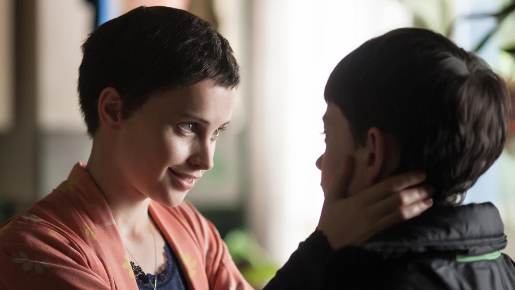 Felicity Jones en Un monstruo viene a verme.