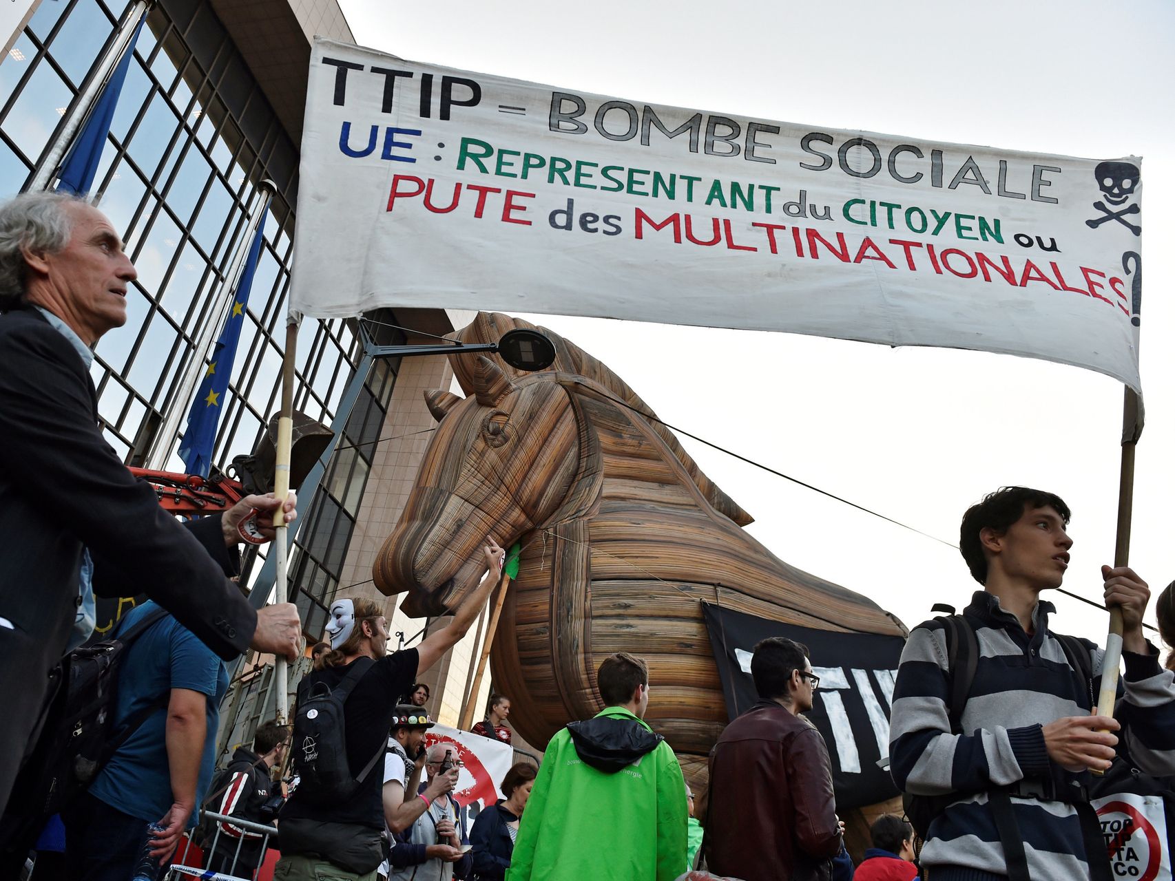 Miles de personas se manifestaron este martes en Bruselas contra el TTIP