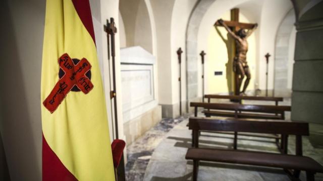 Detalle de la cripta pamplonesa en la que estaban enterrados Mola y Sanjurjo, entre otros.