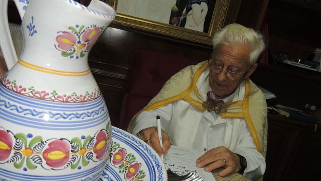 El Padre Ángel, de la parroquia de San Antón (Madrid), opina que todo el mundo tiene el mismo derecho a ser bendecido.