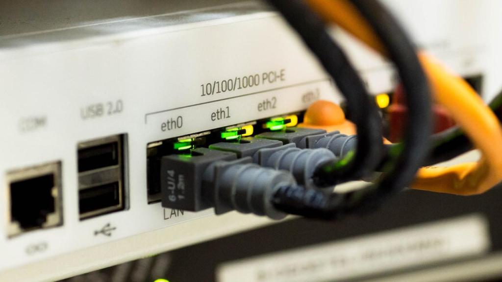 cable-ethernet-red