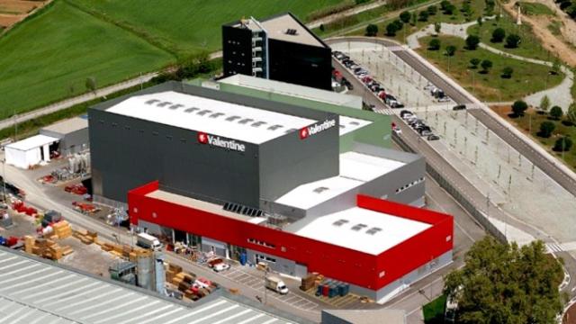 Planta industrial de Pinturas Valentine en Montcada i Reixac (Barcelona).