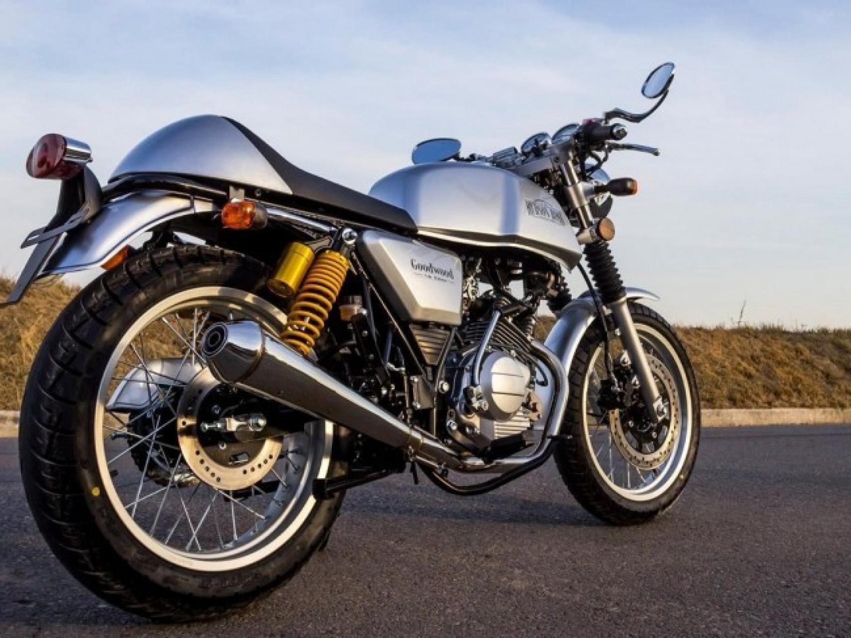 La Hudson-Boss Goodwood 1/8 es una pequeña dosis de puro estilo café racer