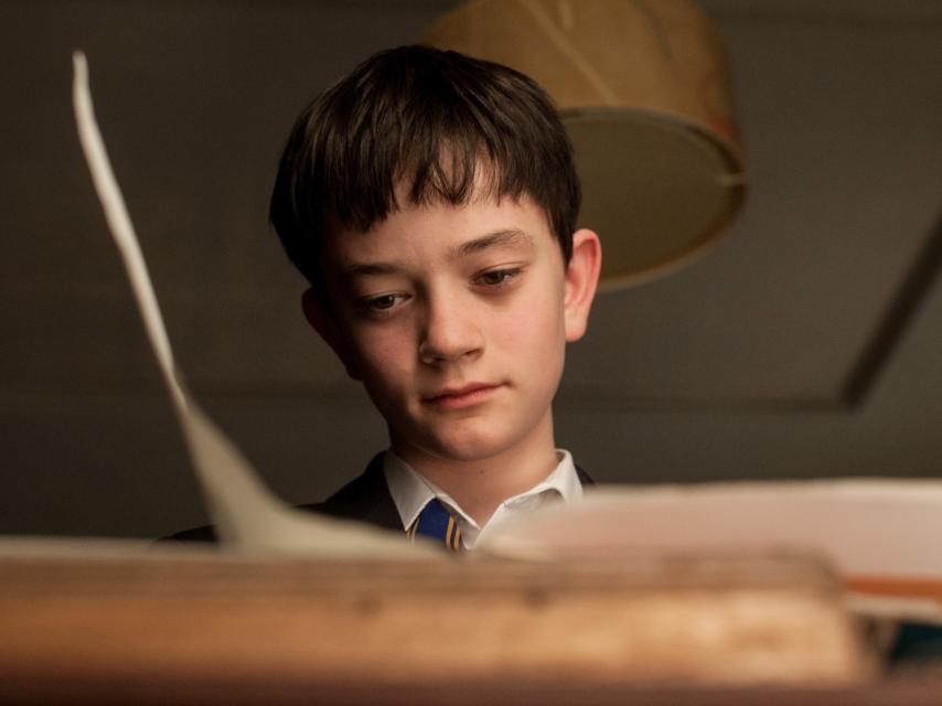 Lewis MacDougall, el protagonista de Un monstruo viene a verme.