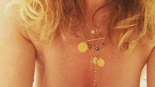 Madonna, se desnuda a los 58 años para que gane Clinton