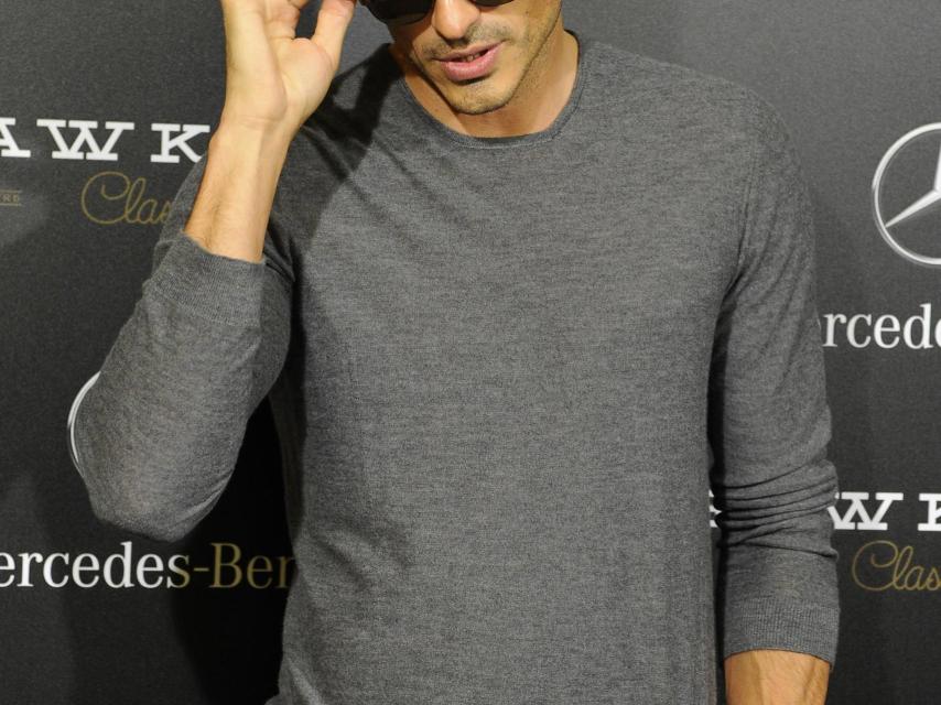 Andrés Velencoso patrocinando Hawkers.