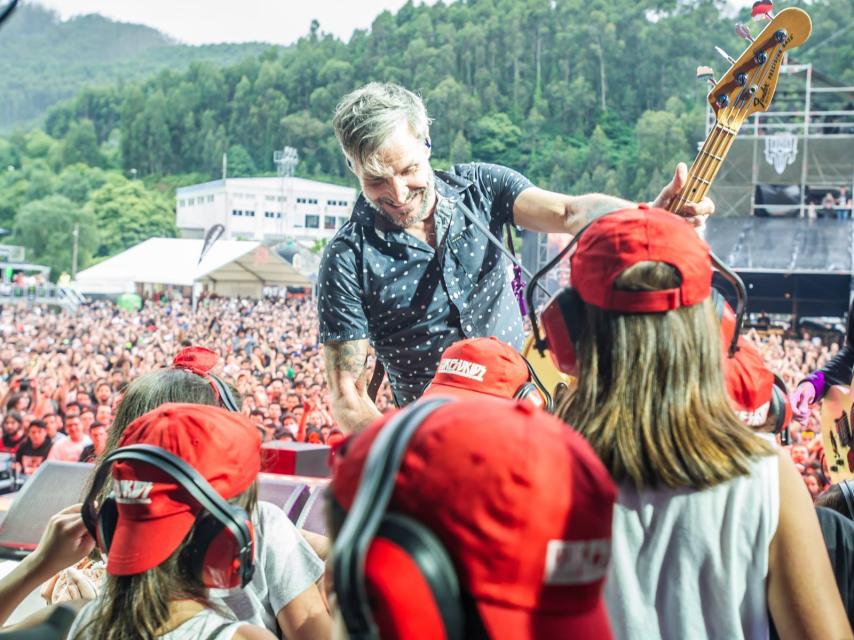 Los más pequeños disfrutando del festival intergeneracional.