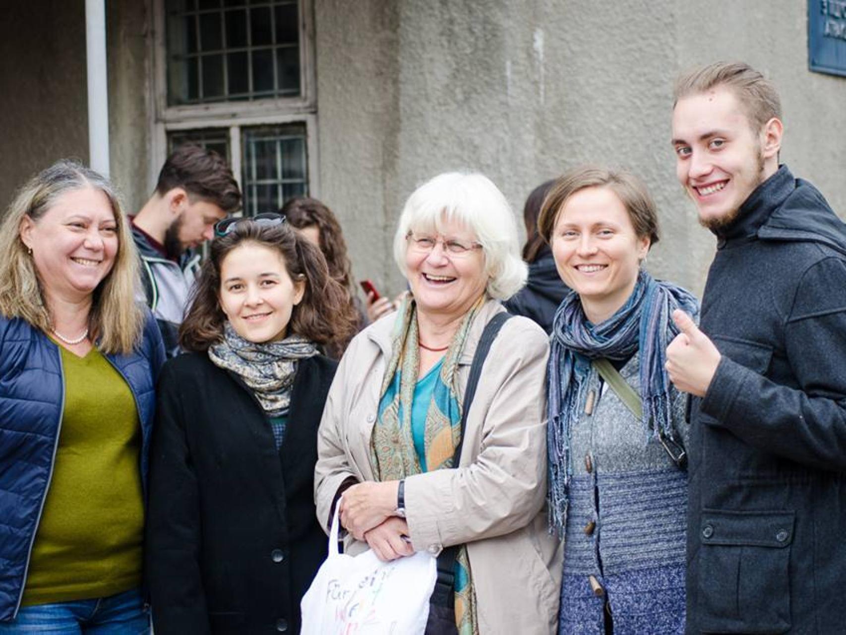 Estos ucranianos pidieron una foto a Mensah-Schramm en el Festival Plan B de septiembre.