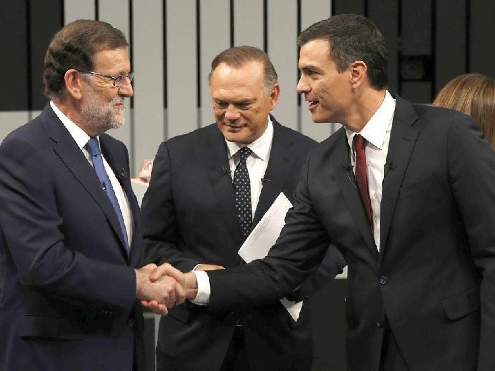 Mariano Rajoy y Pedro Sánchez en el debate a cuatro.