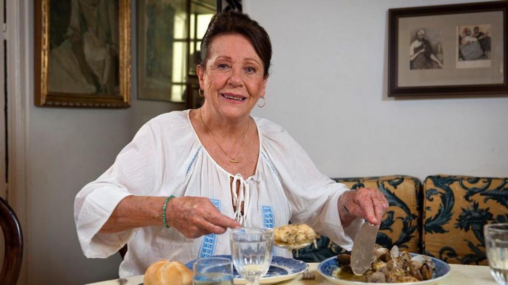 Fallece Elena Santonja, la mítica presentadora de 'Con las manos en la masa'