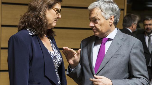 La comisaria de Comercio conversa en Luxemburgo con el jefe de la diplomacia belga