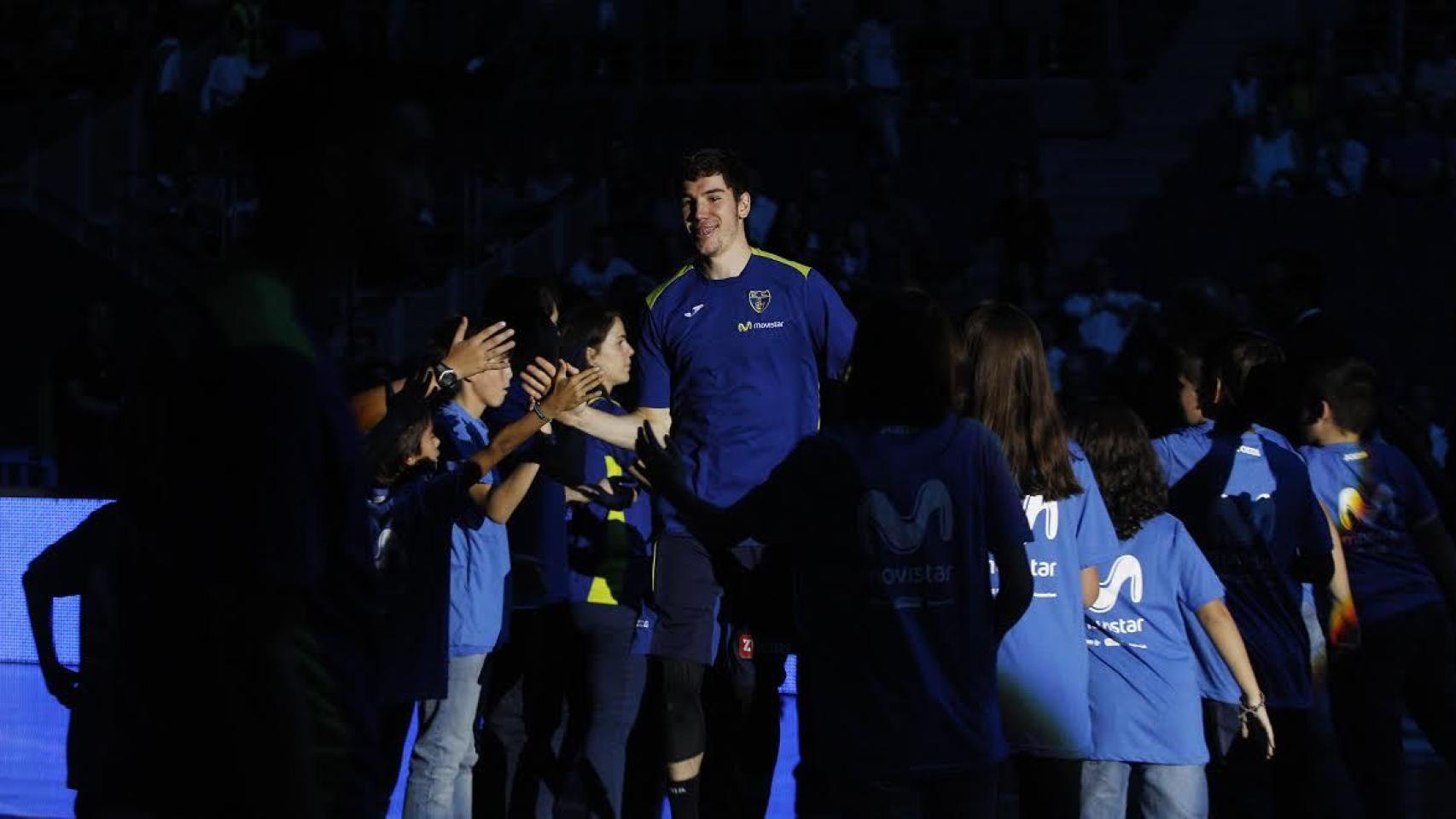 Darío Brizuela en una presentación previa a un partido.