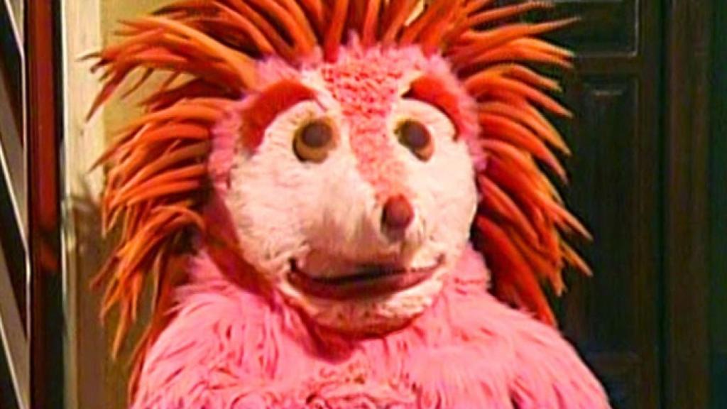 El disfraz de Espinete de 'Barrio Sésamo', echándose a perder por el amianto