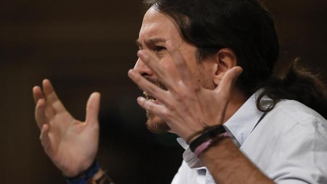 Iglesias en pleno discurso de investidura ante Rajoy y la Cámara