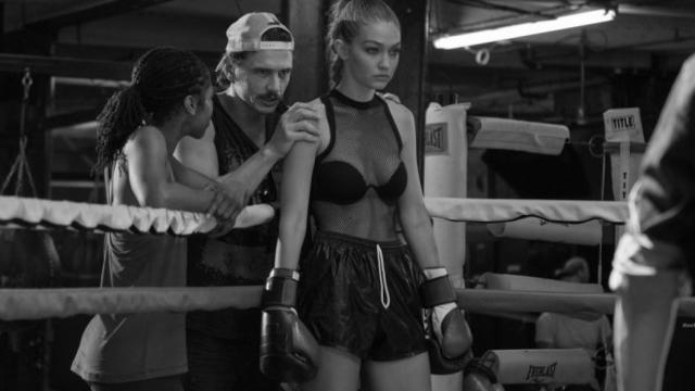 Gigi Hadid colabora con Stuart Weitzman para crear la Gigi Boot