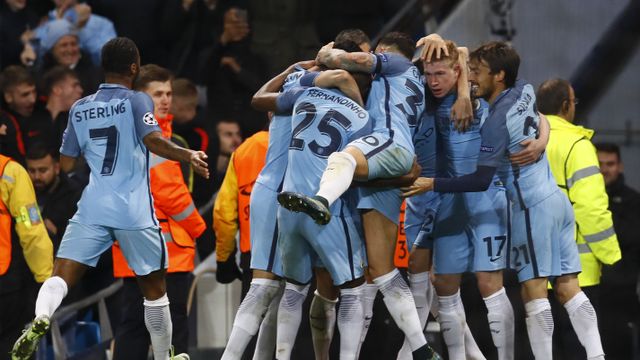 Los jugadores del City celebran un gol.