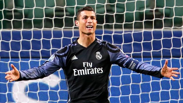 Cristiano se lamenta en el partido ante el Legia.