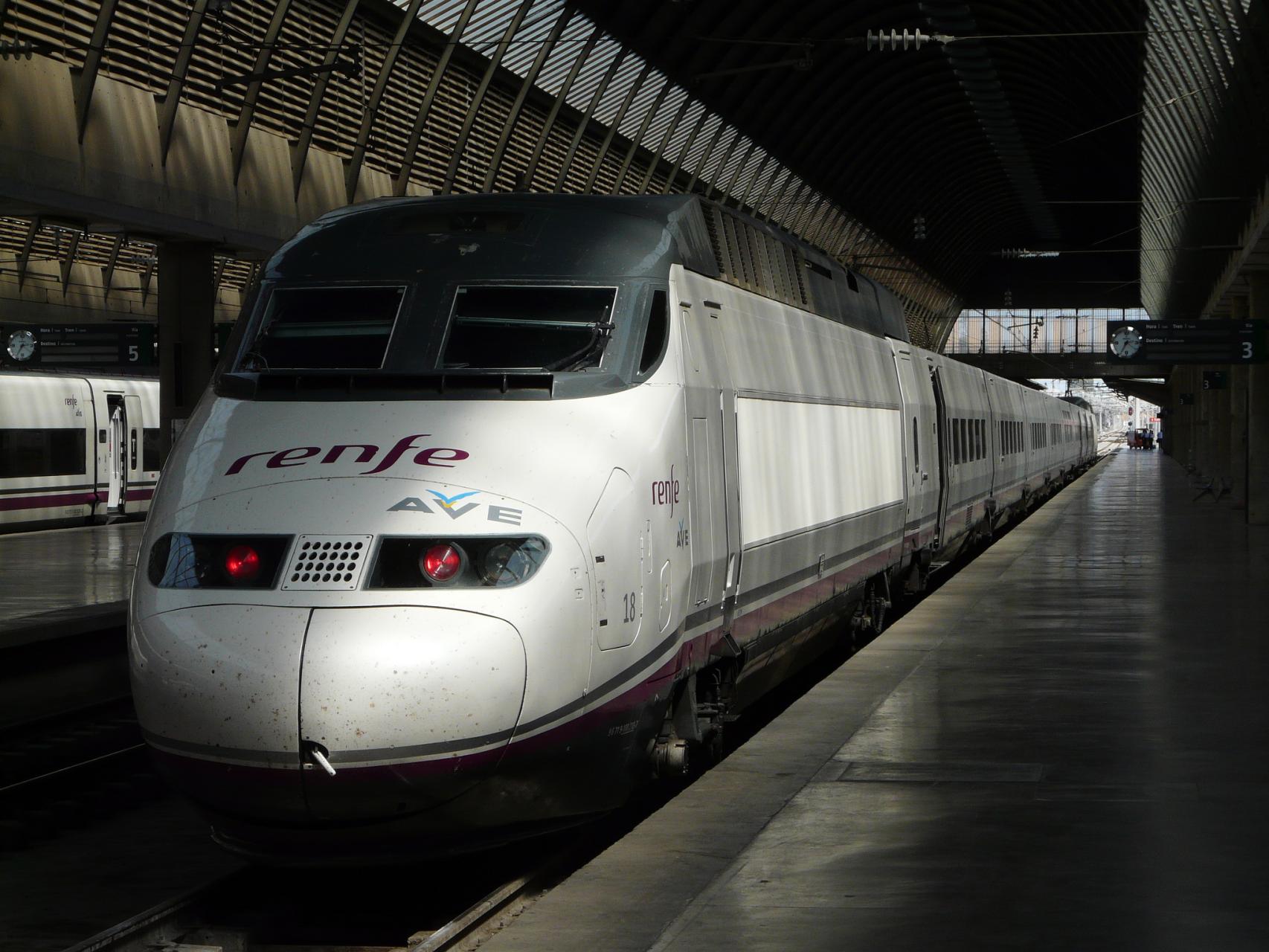 Uno de los trenes de alta velocidad de Renfe.