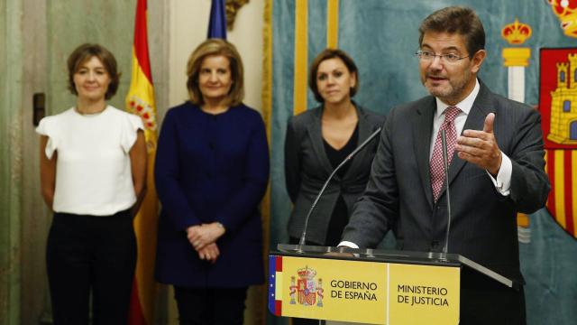 Rafael Catalá habla durante el acto de renovación al frente de su departamento.