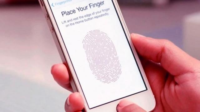 Configuración del acceso por huella dactilar al iPhone S5, uno de los primeros móviles que incorporó este sistema