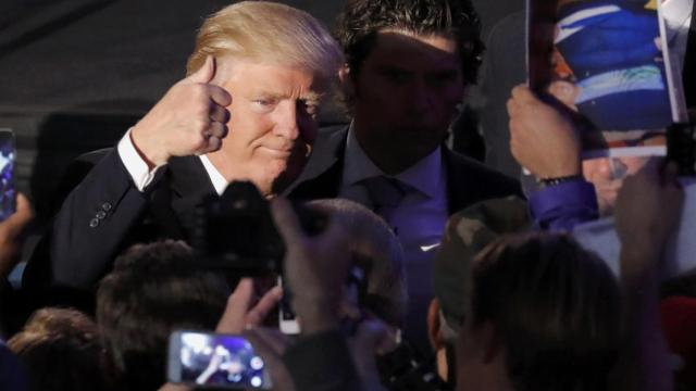 Donald Trump celebra su victoria en las elecciones de Estados Unidos.