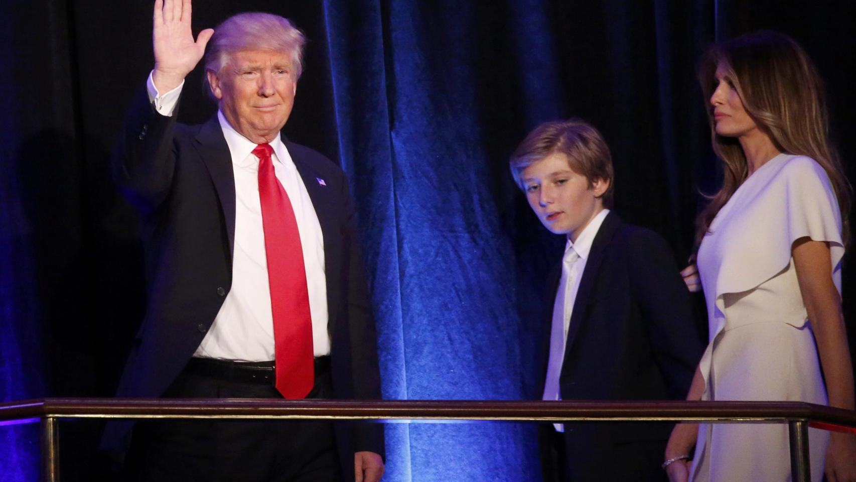 Trump comparece ante sus seguidores con un mensaje calmo y conciliador.