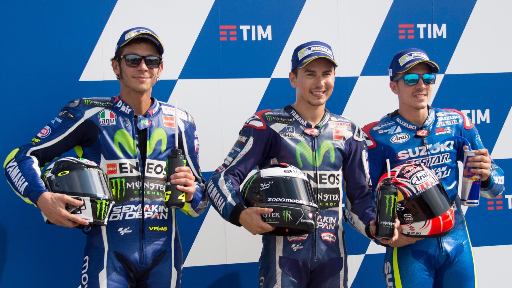 Jorge Lorenzo, en el centro, y Maverick Viñales, derecha, en un podio de esta temporada.