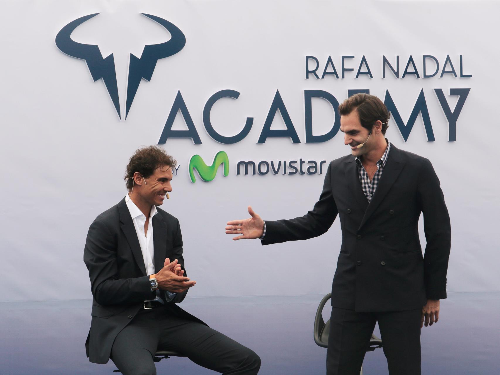 Rafa Nadal y Roger Federer en la presentación de la academia del primero.