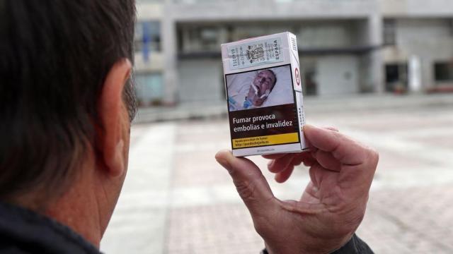 El gallego que ha denunciado que su fotografía está en las cajetillas de tabaco.